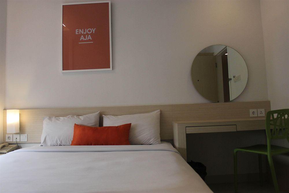 Zuri Express Hotel Pekanbaru Exterior photo